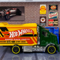 Loose Hot Wheels - Highway Hauler - Green and Yellow Hot Wheels