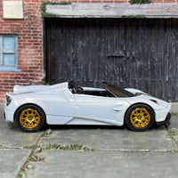 Custom Hot Wheels - Pagani Huayra Roadster - Pearl White, Black and Gold - Gold Mag Wheels - Rubber Tires