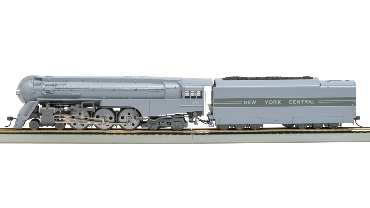 Bachmann HO Dreyfuss Streamlined Hudson - New York Central #5452 (1940 livery w/Scullin drivers) (DCC SOUND ON BOARD) — manufacturer product view 2