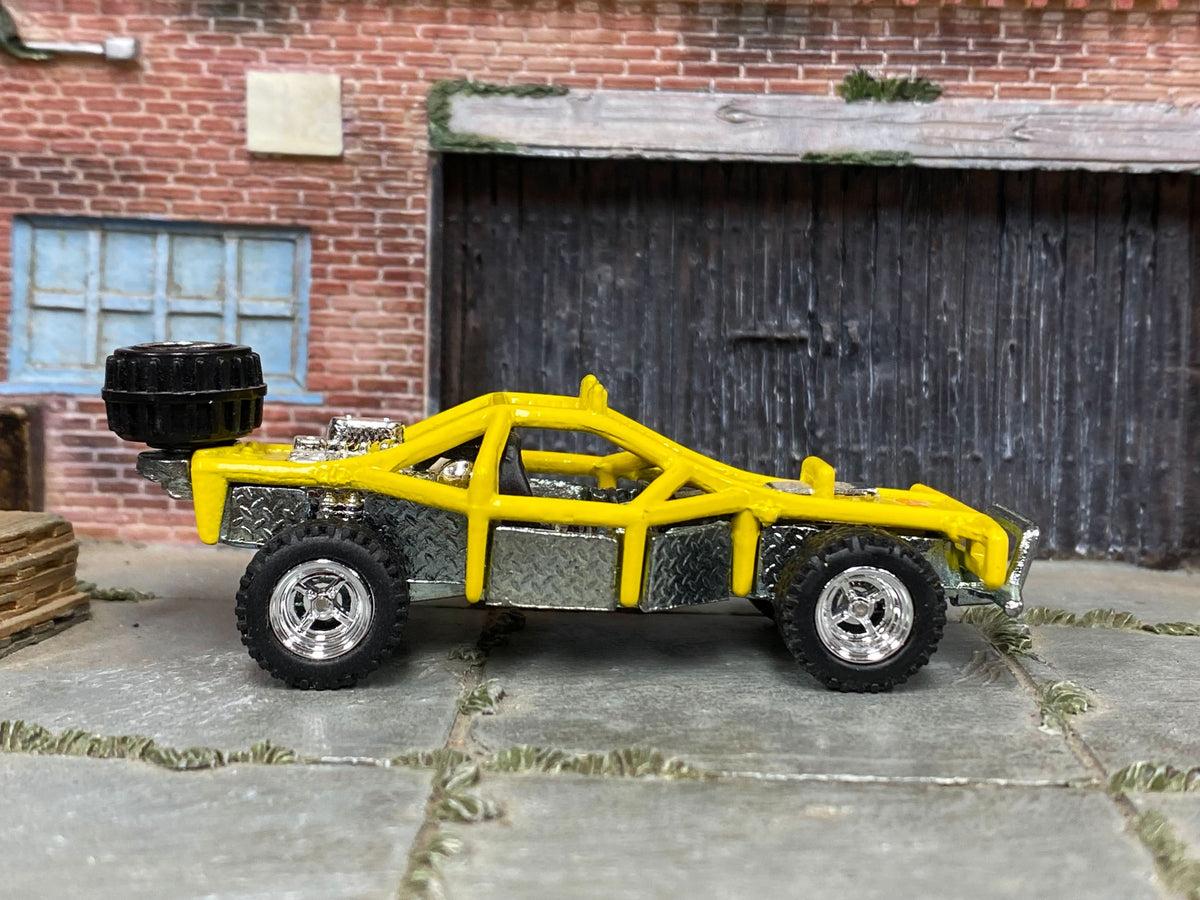 Yellow Roll Cage dune buggy custom Hot Wheels, front three-quarter view