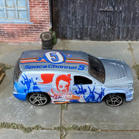 Loose Hot Wheels - Boom Box - Silver Space Channel 5