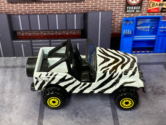 Loose Hot Wheels - Safari Jeep (1990) - White and Black Zebra