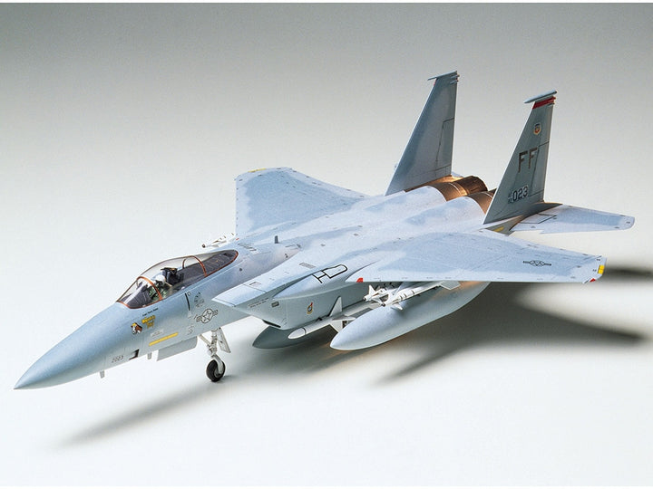 Tamiya 61029 McDonnell Douglas F-15C Eagle 1:48 - assembled and painted model overall view