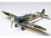 Tamiya 61033 Supermarine Spitfire Mk.Vb 1:48 - assembled and painted model overall view