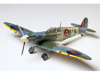 Tamiya 61033 Supermarine Spitfire Mk.Vb 1:48 - assembled and painted model overall view