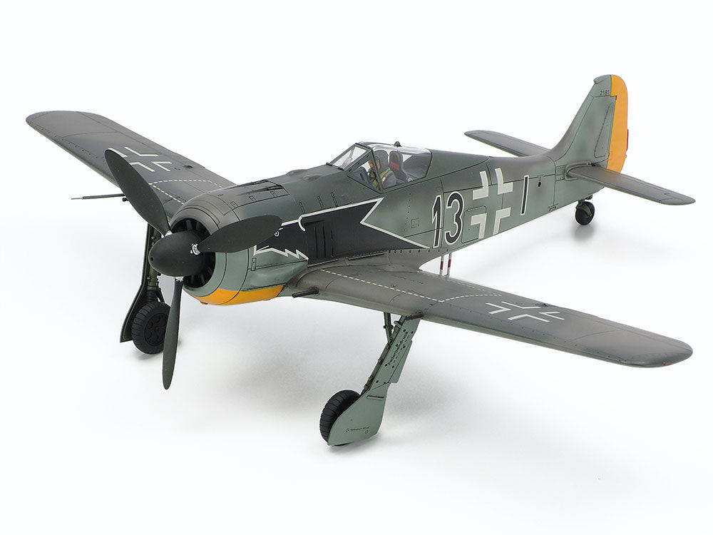 Tamiya 61037 Focke-Wulf Fw 190 A-3 1:48 - assembled and painted model overall view