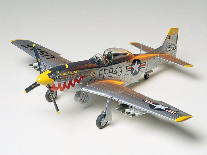 Tamiya 61044 North American F-51D Mustang Korean War 1:48 - assembled and painted model overall view