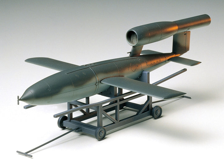 Tamiya 61052 V-1 Fieseler Fi 103 1:48 - assembled and painted model overall view