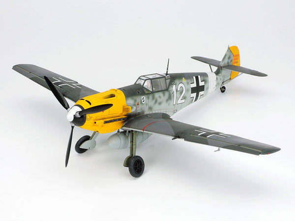 Tamiya 61063 Messerschmitt Bf 109 E-4/7 Trop 1:48 - assembled and painted model overall view
