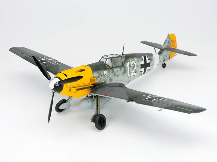 Tamiya 61063 Messerschmitt Bf 109 E-4/7 Trop 1:48 - assembled and painted model overall view