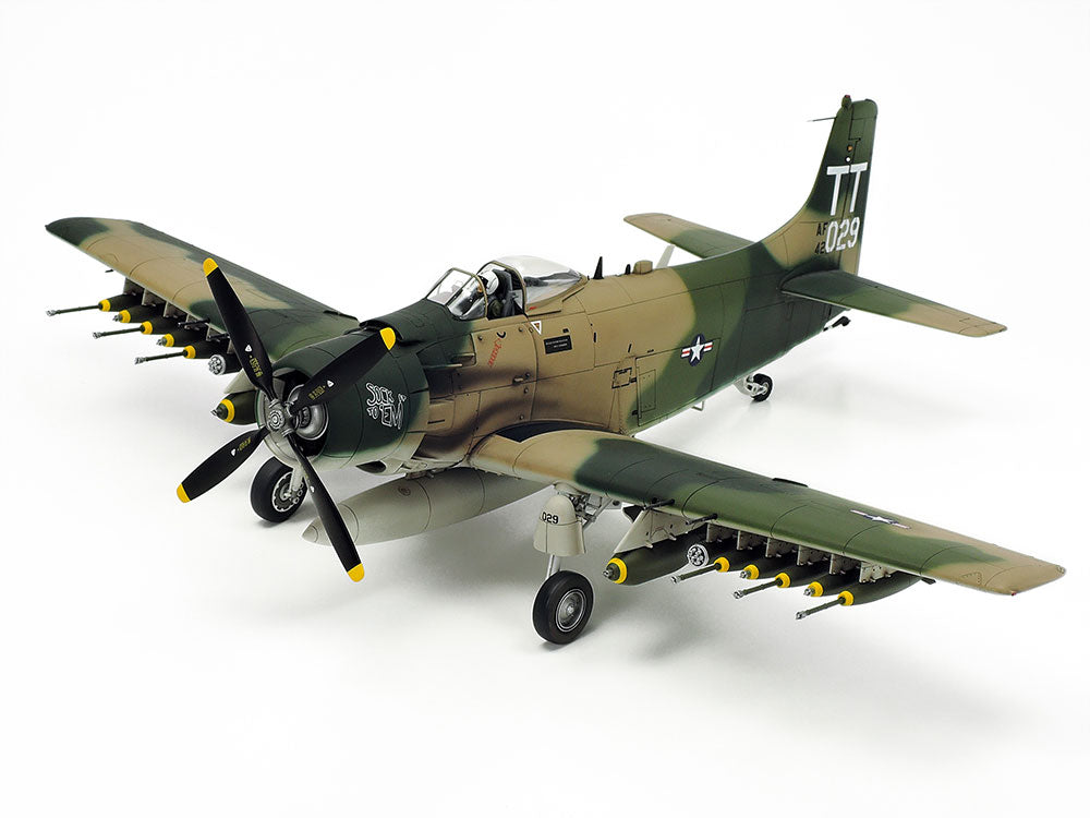 Tamiya 61073 Douglas A-1J Skyraider USAF 1:48 - assembled and painted model overall view