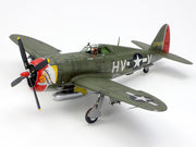 Tamiya 61086 Republic P-47D Thunderbolt Razorback 1:48 - assembled and painted model overall view
