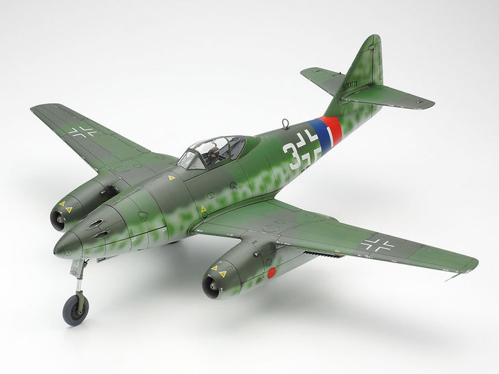 Tamiya 61087 Messerschmitt Me 262 A-1a 1:48 - assembled and painted model overall view