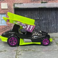 Loose Hot Wheels - Dirty Outlaw Sprint Car - Black and Green