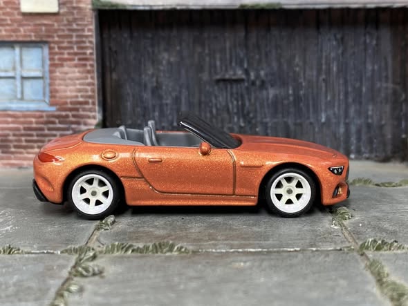 Mercedes-AMG SL 63 Hot Wheels diecast actual item photo 1 of 4
