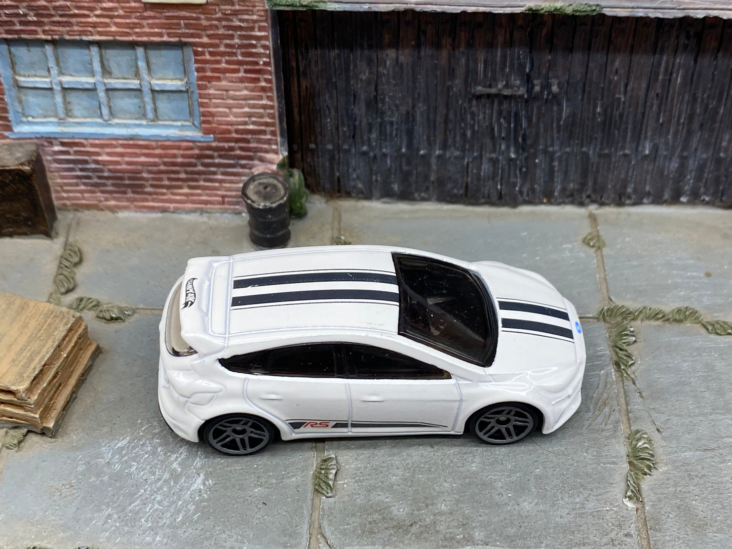 Loose Hot Wheels - Ford Focus RS - White with Black Stripes