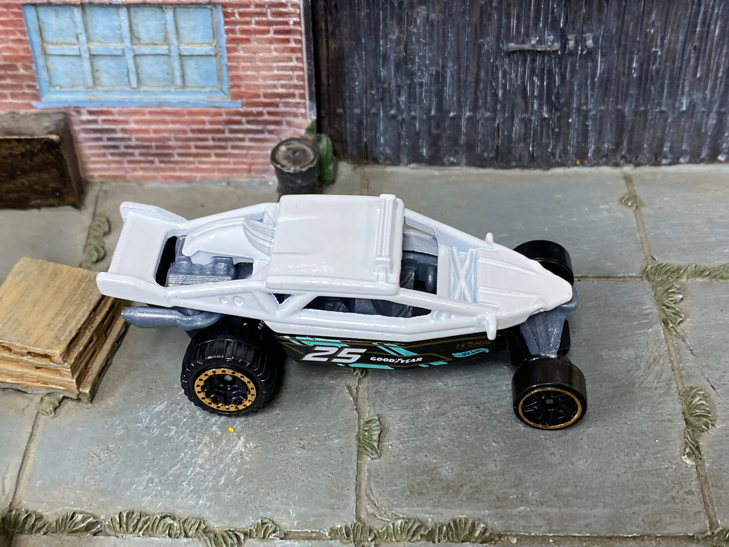 Loose Hot Wheels - "Dune it up" Dune Buggy Sand Rail - White, Black and Green