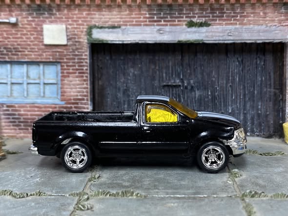 1997 Ford F150 Hot Wheels diecast actual item photo 1 of 4