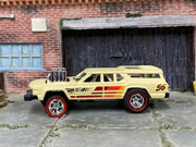 Cruiser Bruiser Vista cruiser wagon Hot Wheels diecast actual item photo 3 of 4