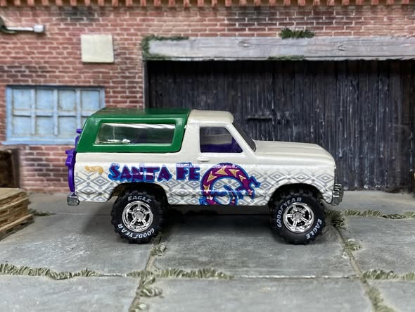 1980 Ford Bronco Hot Wheels diecast actual item photo 1 of 4