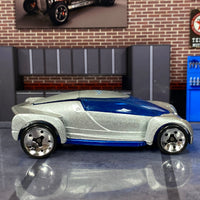 Loose Hot Wheels - 2002 Autonomy Concept - Blue and Silver