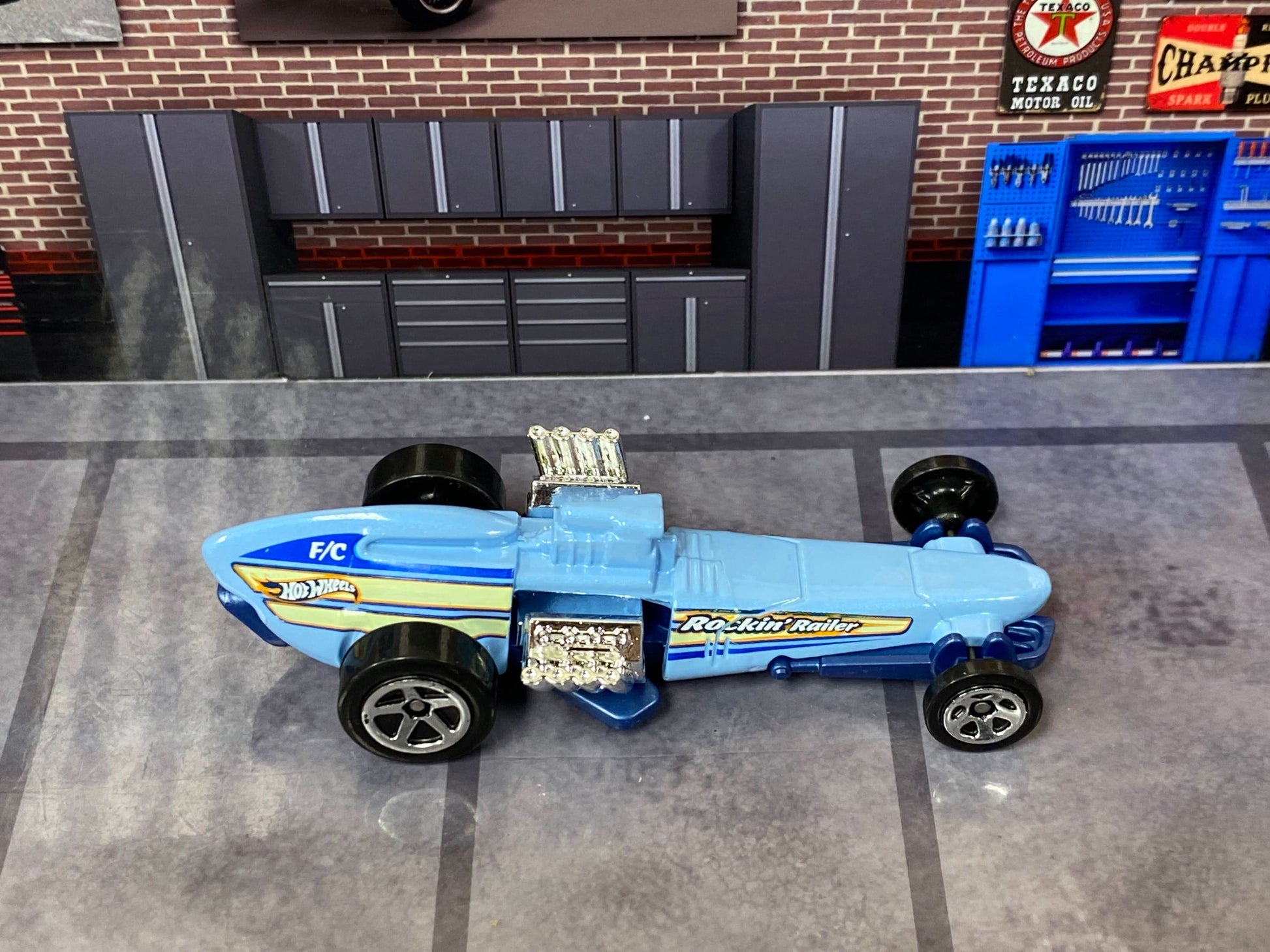 Loose Hot Wheels - Rockin Railer Drag Car - Blue and White