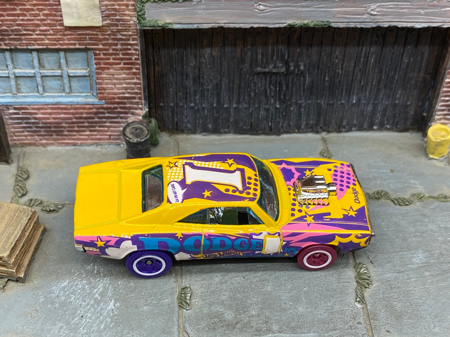 Loose Hot Wheels 1970 Dodge Charger – Yellow Art Car | Supercharged Mopar Muscle