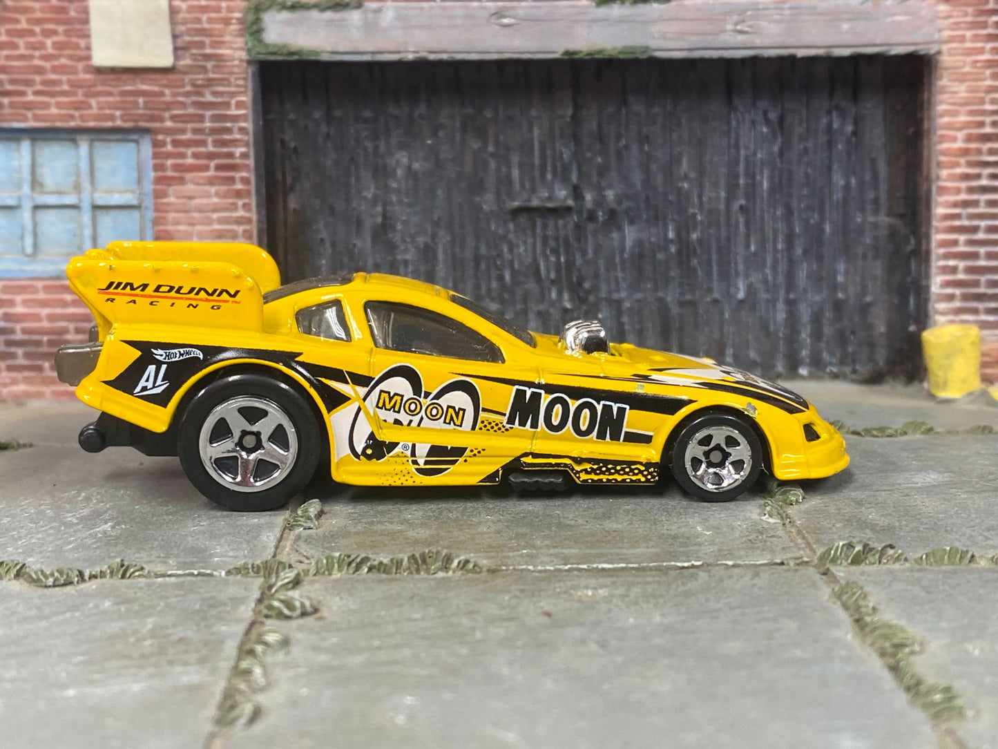 Loose Hot Wheels - 2010 Ford Mustang Funny Car Dragster - Yellow Moon Eyes