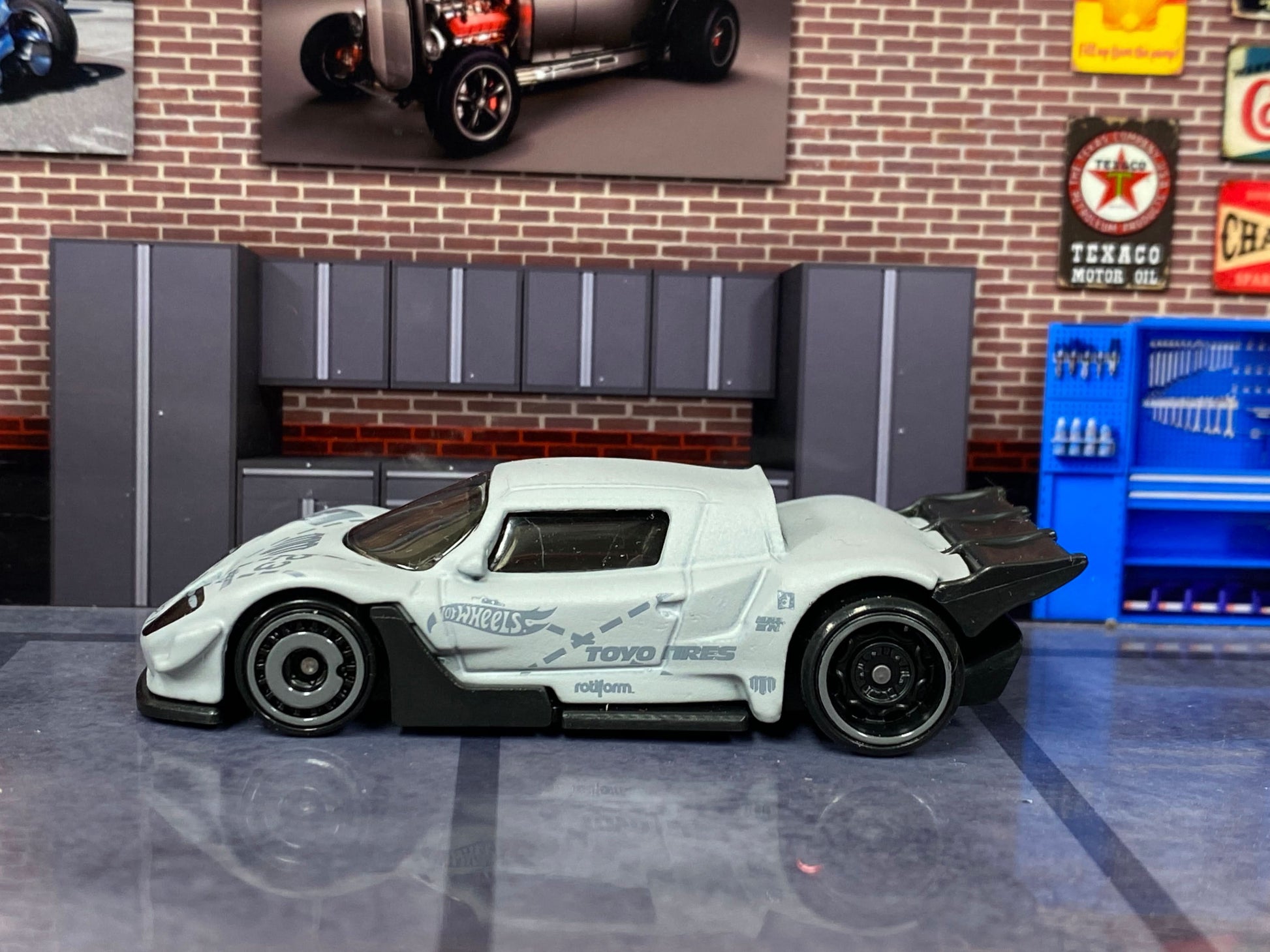 Loose Hot Wheels - Mad Mike Drift Attack - Gray and Black