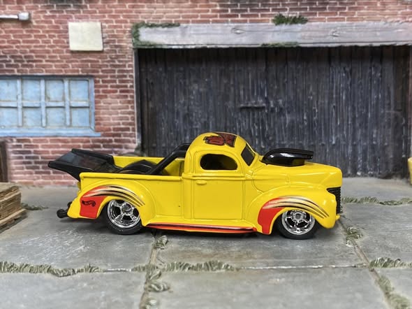 1940 Ford Pickup Hot Wheels diecast actual item photo 1 of 4