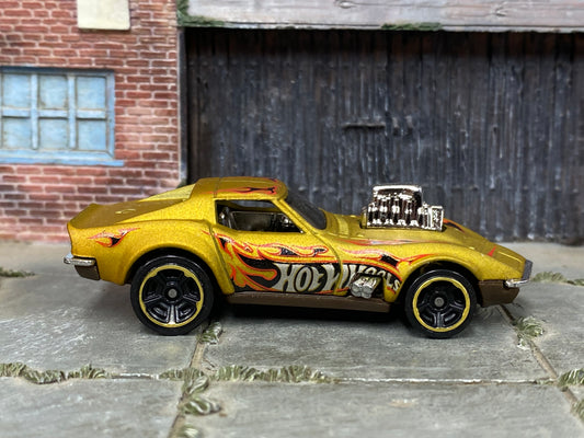 Loose Hot Wheels - 1968 Chevy Corvette Gas Monkey Garage - Gold with Flames