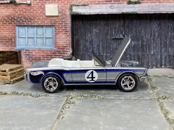 1965 Mustang Convertible Hot Wheels diecast actual item photo 1 of 4