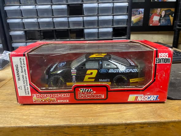 1995 Racing Champions Rusty Wallace #2 Ford 1:24 Diecast Racing Champions diecast actual item photo 1 of 5