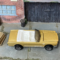 Loose Hot Wheels - 1965 Ford Mustang Convertible - Gold and White