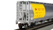 Bachmann HO Cylindrical Grain Hopper with Flashing End of Train Device - Gov. of Canada #108175 — product view 4