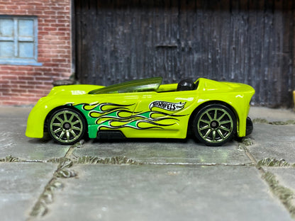 Loose Hot Wheels Monoposto – Green with Flames | Open‑Wheel Fantasy Racer Casting History