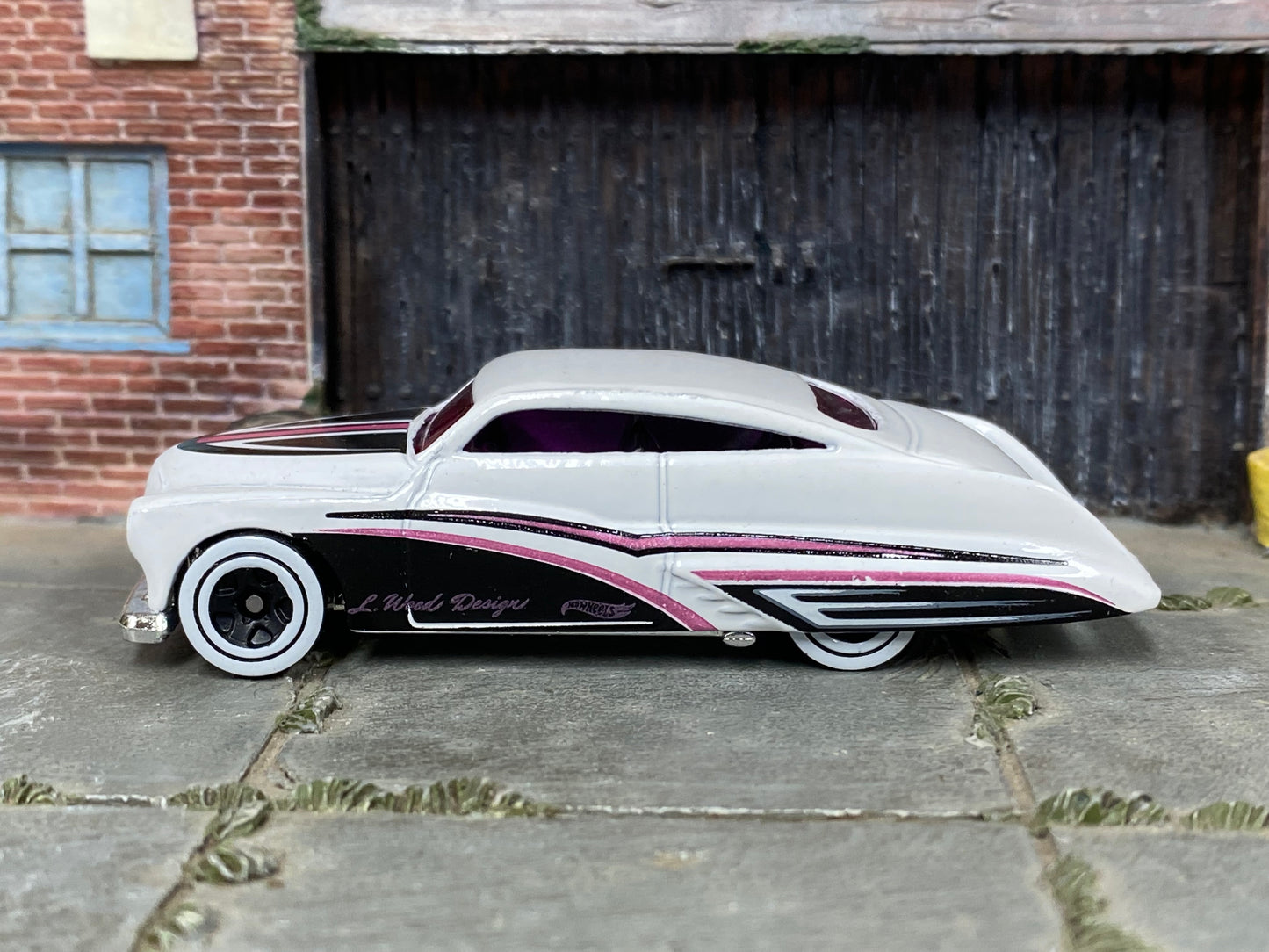 Loose Hot Wheels - Pearl Passion - White, Pink and Black