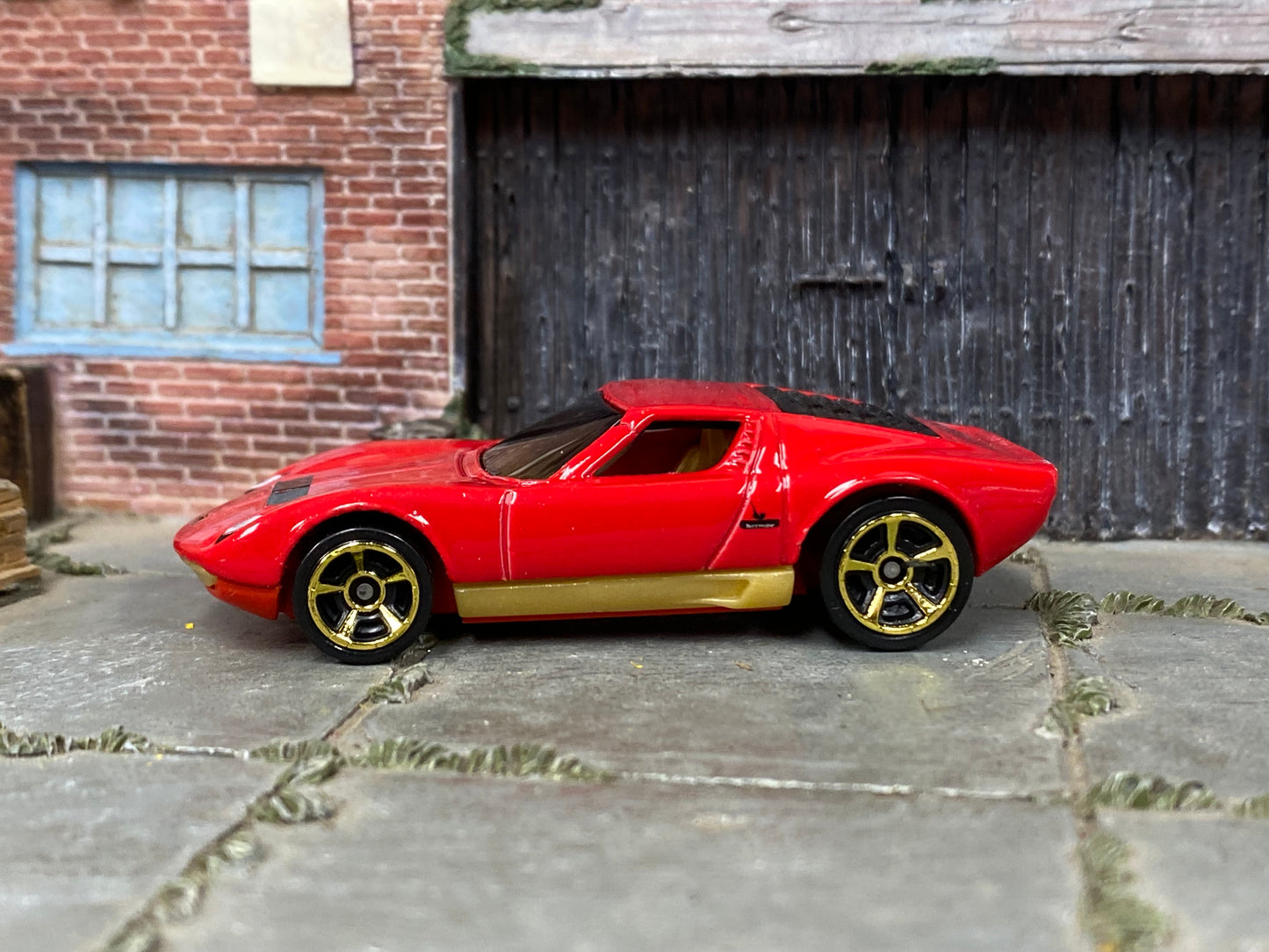 Loose Hot Wheels - 1971 Lamborghini Miura SV - Red and Gold