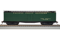 Bachmann HO 50' Express Reefer - Pacific Fruit Express #726 — product view 2