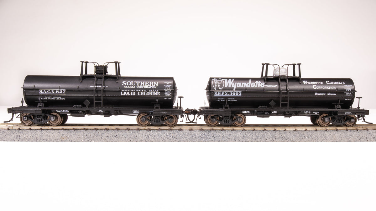 Broadway Limited Imports HO 6000 Gallon Tank, Early 1950's Variety 2-pack B (Southern Alkali, Wyandotte) — product view 1