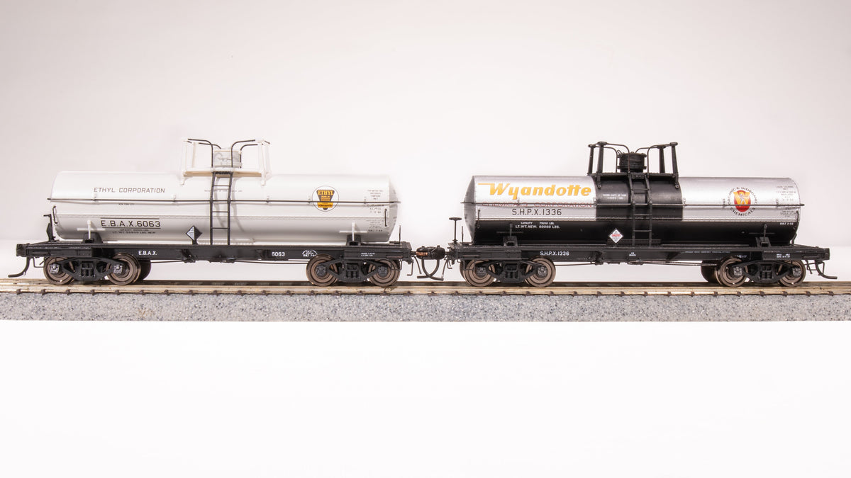 Broadway Limited Imports HO 6000 Gallon Tank, Late 1950's Variety 2-pack A (Ethyl Corp, Wyandotte) — product view 1