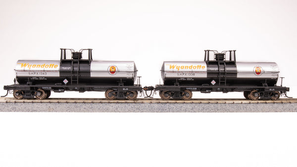 Broadway Limited Imports HO 6000 Gallon Tank, Wyandotte, 1950's Scheme, 2-pack — product view 1