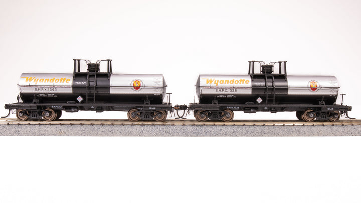Broadway Limited Imports HO 6000 Gallon Tank, Wyandotte, 1950's Scheme, 2-pack — product view 1