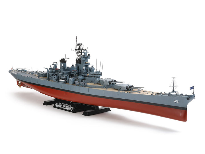 Tamiya 78028 USS New Jersey BB-62 with Detail Up Parts 1:350 - assembled and painted model overall view