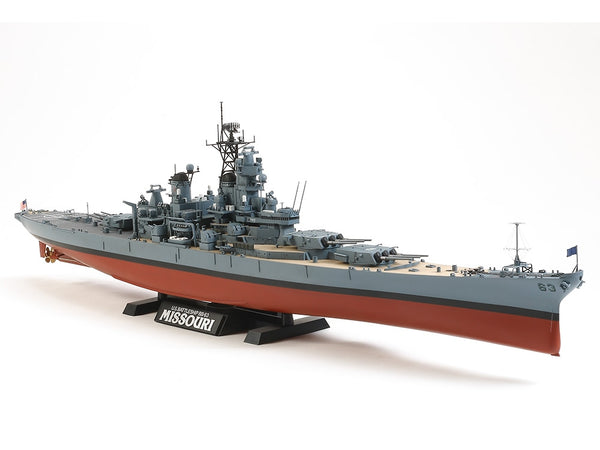 Tamiya 78029 USS Missouri BB-63 Circa 1991 1:350 - assembled and painted model overall view