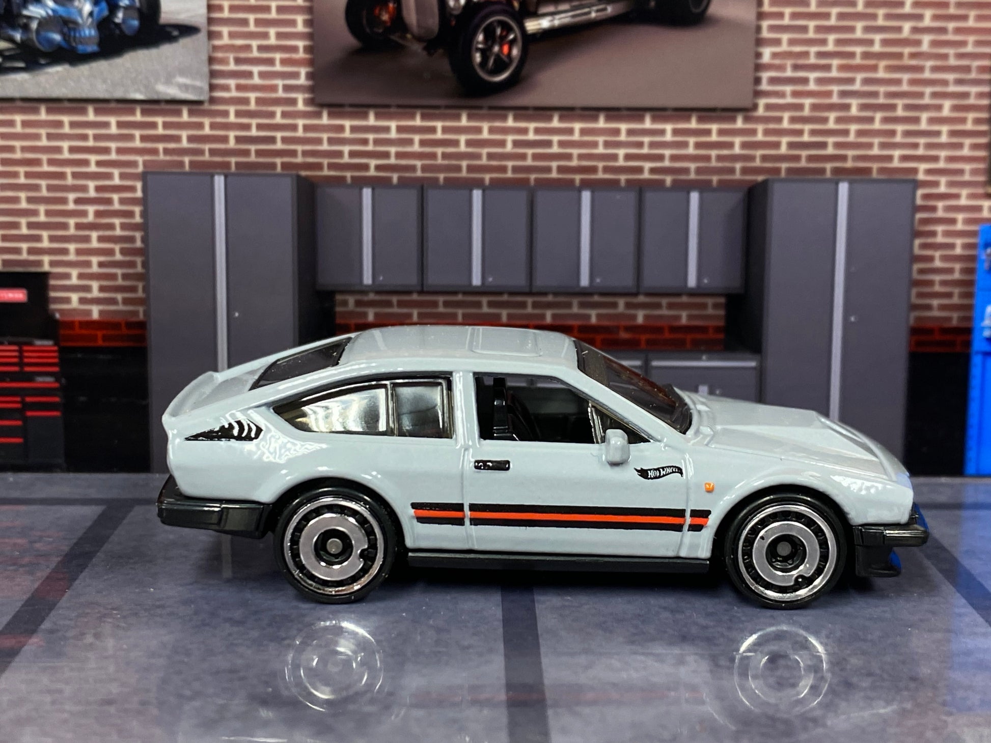 Loose Hot Wheels - Alfa Romeo GTV6 3.0 - Gray