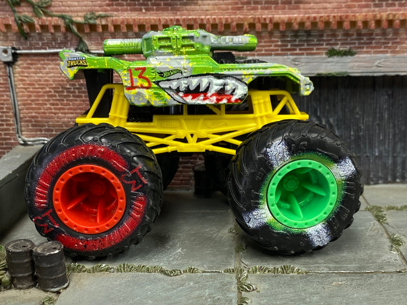 Loose Hot Wheels Monster Jam - Monster Truck - Invader Stealth - Green