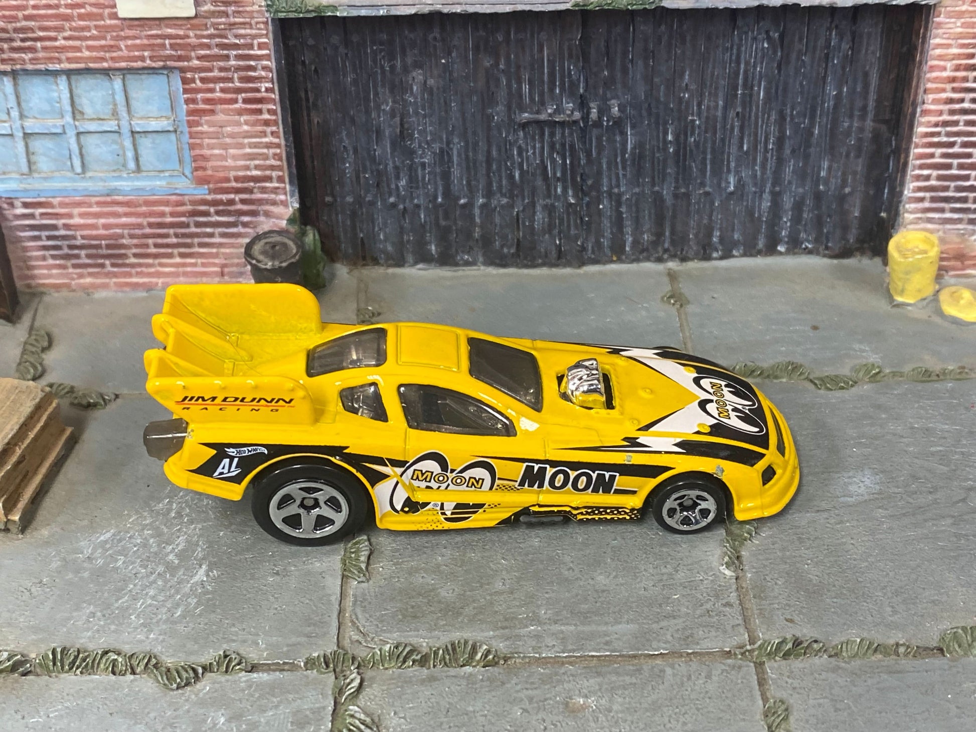 Loose Hot Wheels - 2010 Ford Mustang Funny Car Dragster - Yellow Moon Eyes