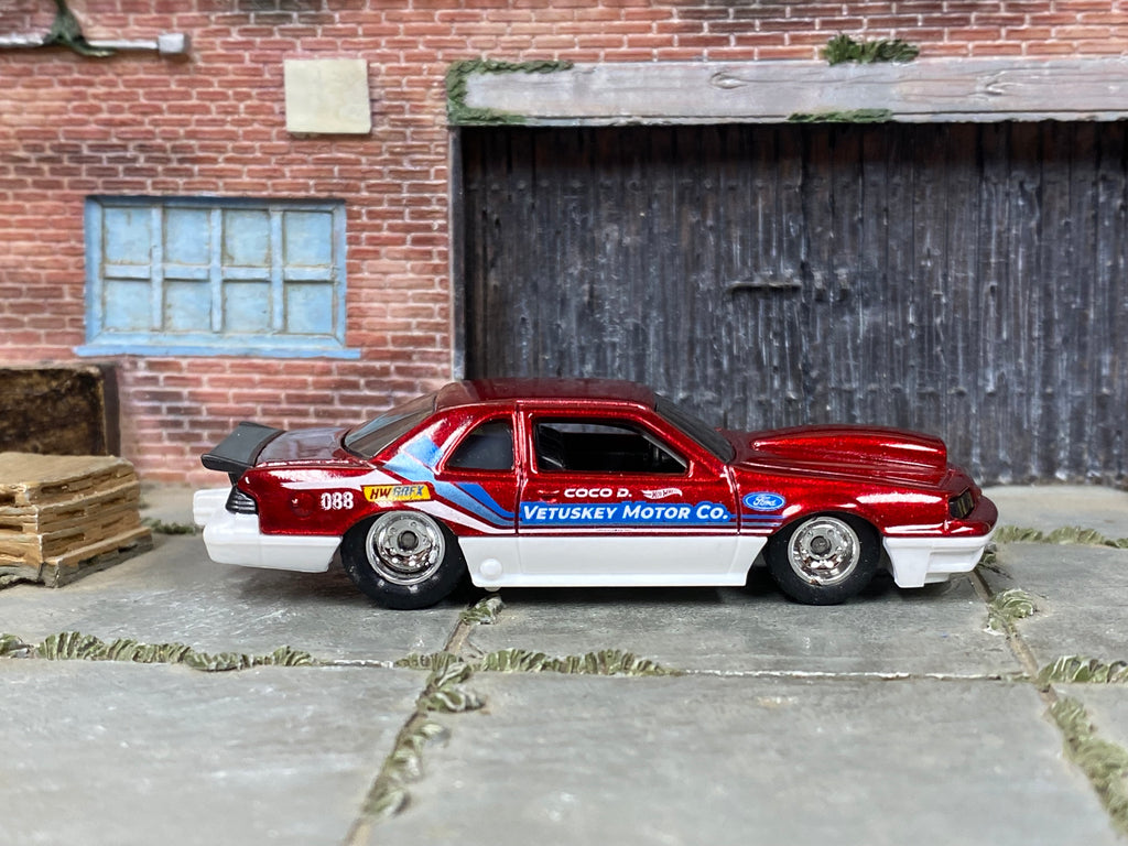 Custom Hot Wheels - 1988 Ford T-Bird Pro Stock - Dark Red and White - Chrome Mag Wheels - Rubber Tires