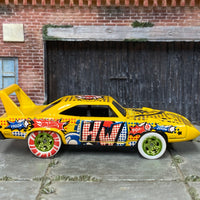 Custom Hot Wheels - 1970 Plymouth Superbird  - Yellow Art Series - Green Mag Wheels - Red and White Rubber Tires
